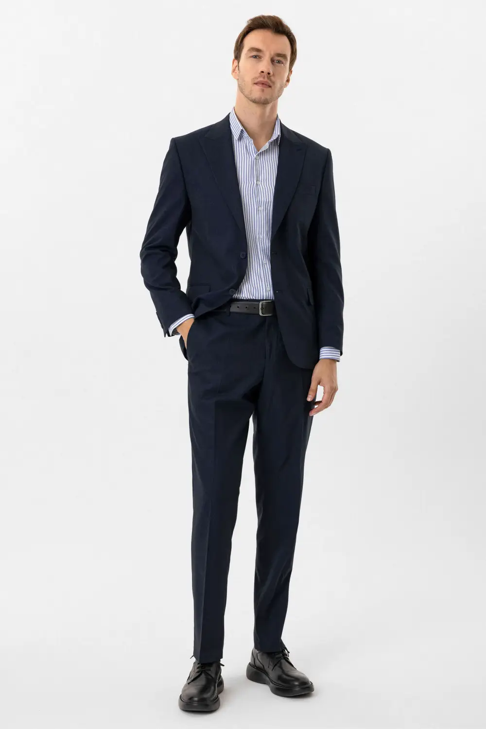 Классический костюм с рисунком, полуволокно, два пуговицы, боковые карманы, острый воротник, цвет: тёмно-синий, размеры: 50-58