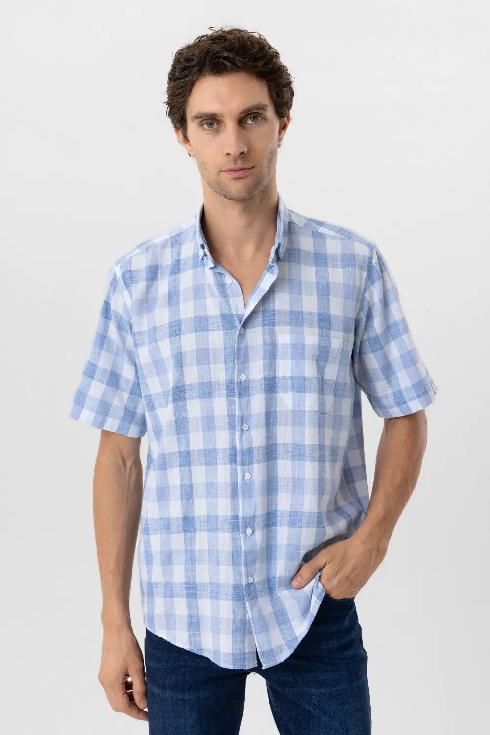 Сорочка з коротким рукавом, класичний фасон, рівний, 100% бавовна, колір - льодяно-синій