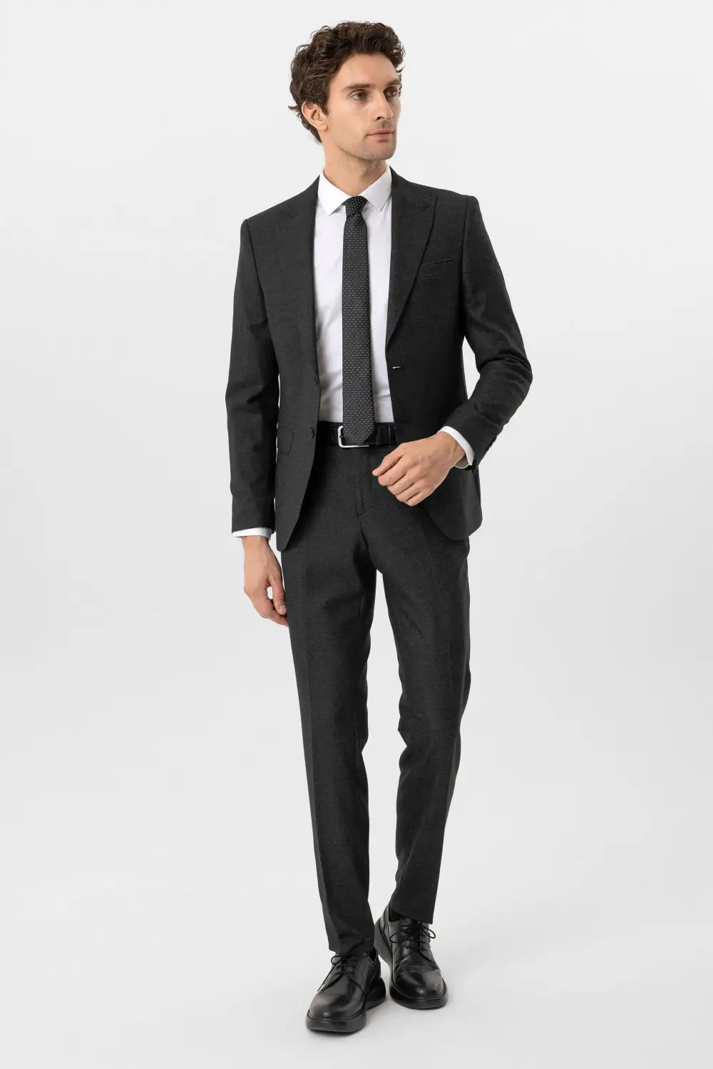 Славний облягаючий чоловічий костюм з армованим малюнком, чорний, класичний крій, 64% PES, 34% VIS, 2% EA, доступний у розмірах 48-56