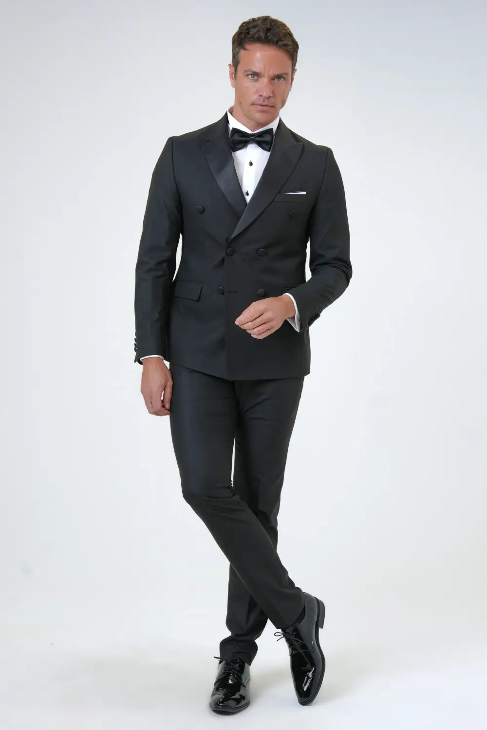 Стройный классический смокинг с двумя пуговицами из поливискозы, черный, размеры 48-54, производитель Турция