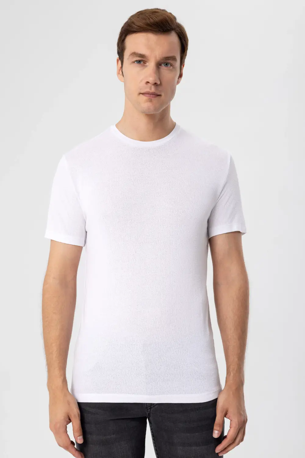 Футболка регуляльного крою з круглим вирізом, 95% віскози, 5% еластан, біла, розміри XL, L, XXL