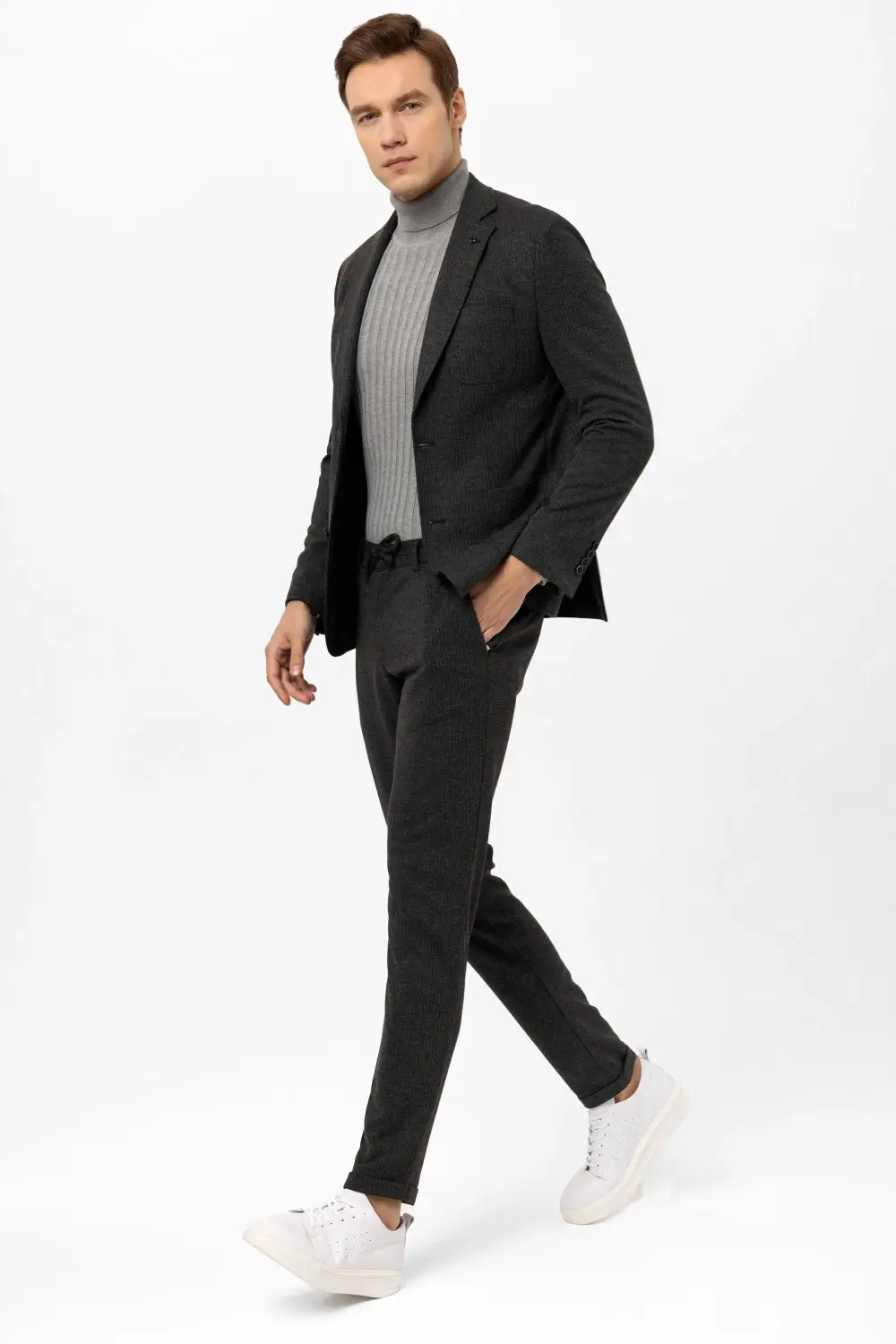 Смокинг с облегающим кроем, классическая модель, 90% полиэстер, 10% вискоза, два пуговицы, антрацитовый цвет