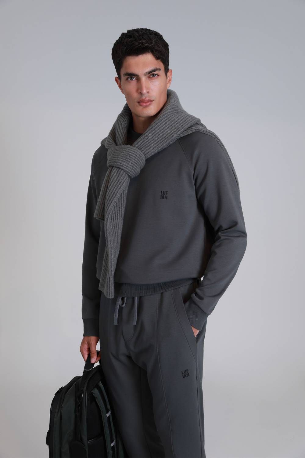 Чоловічий світшот Grant кольору хакі, доступний у розмірах S, M, L, XL, 3XL, 4XL