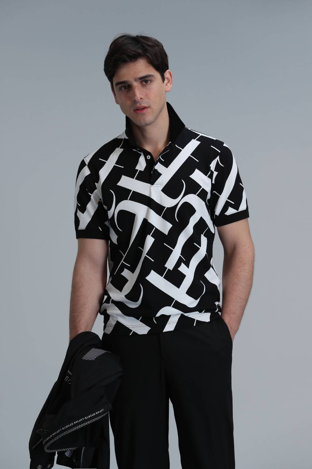 تي شيرت بولودرج عصرية للرجال باللون الأسود، متوفر بمقاسات متنوعة من XS إلى 4XL