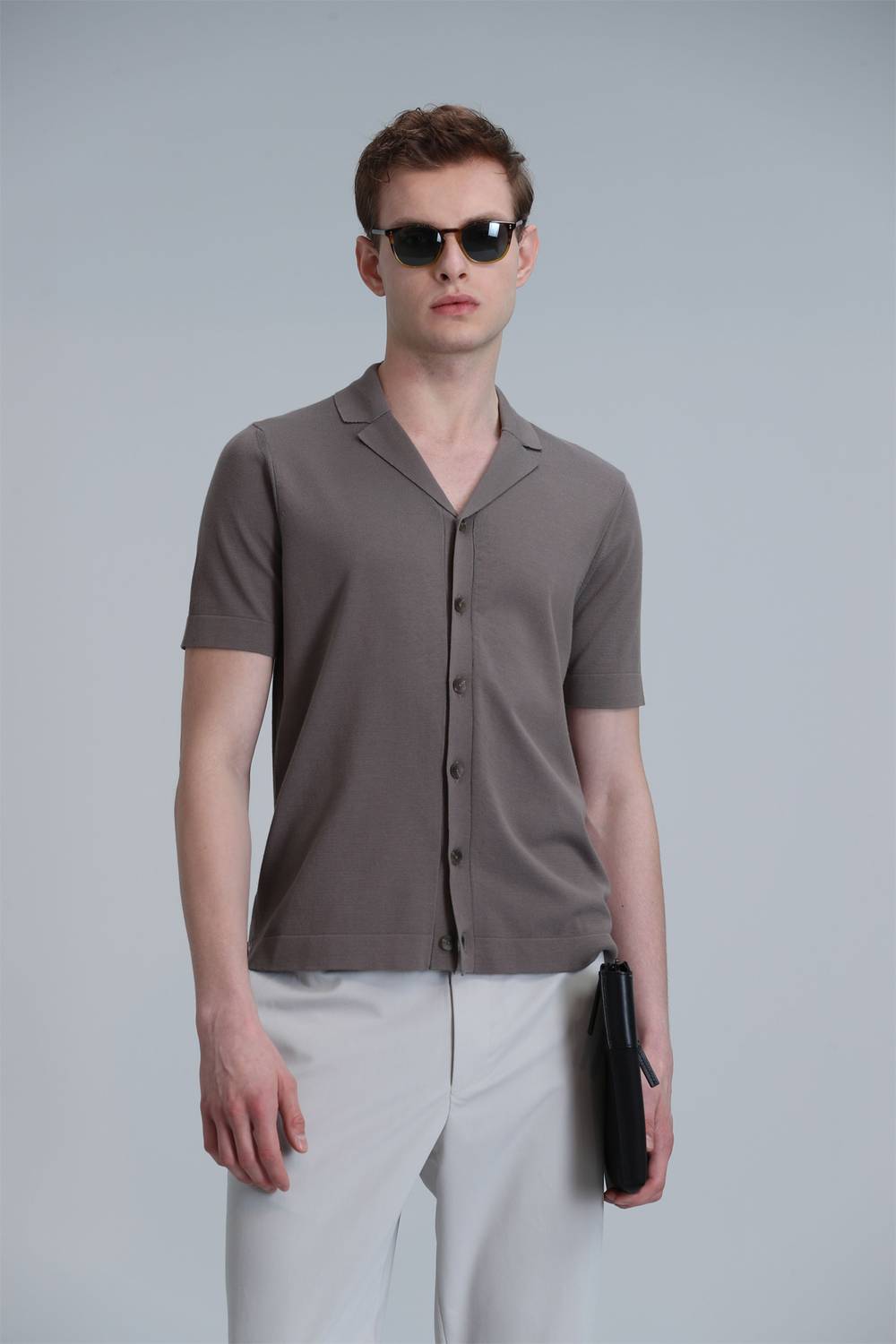 Найкращий чоловічий светр колір визон, доступний у розмірах S, M, L, XL, XXL