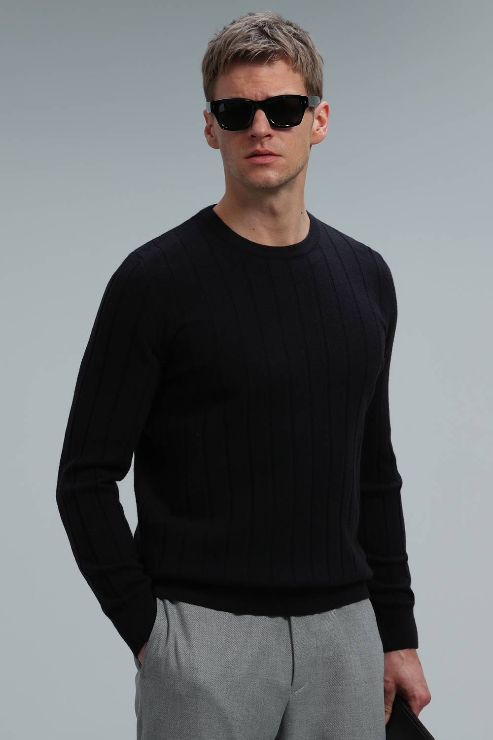 Найкращий чоловічий светр темно-синього кольору S-4XL