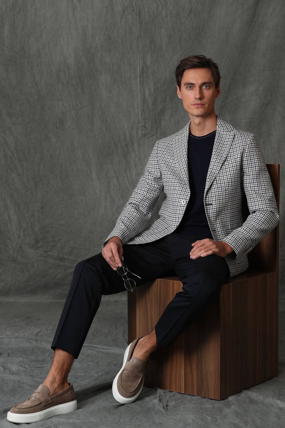 جاكيت بليزر رجالي من فرانكي سبورتس مقاس نحيف باللون الأزرق الداكن