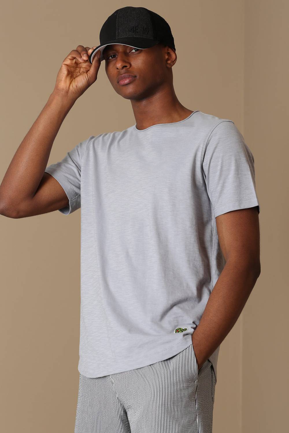 Junya Men's Basic T-Shirt Light Gray