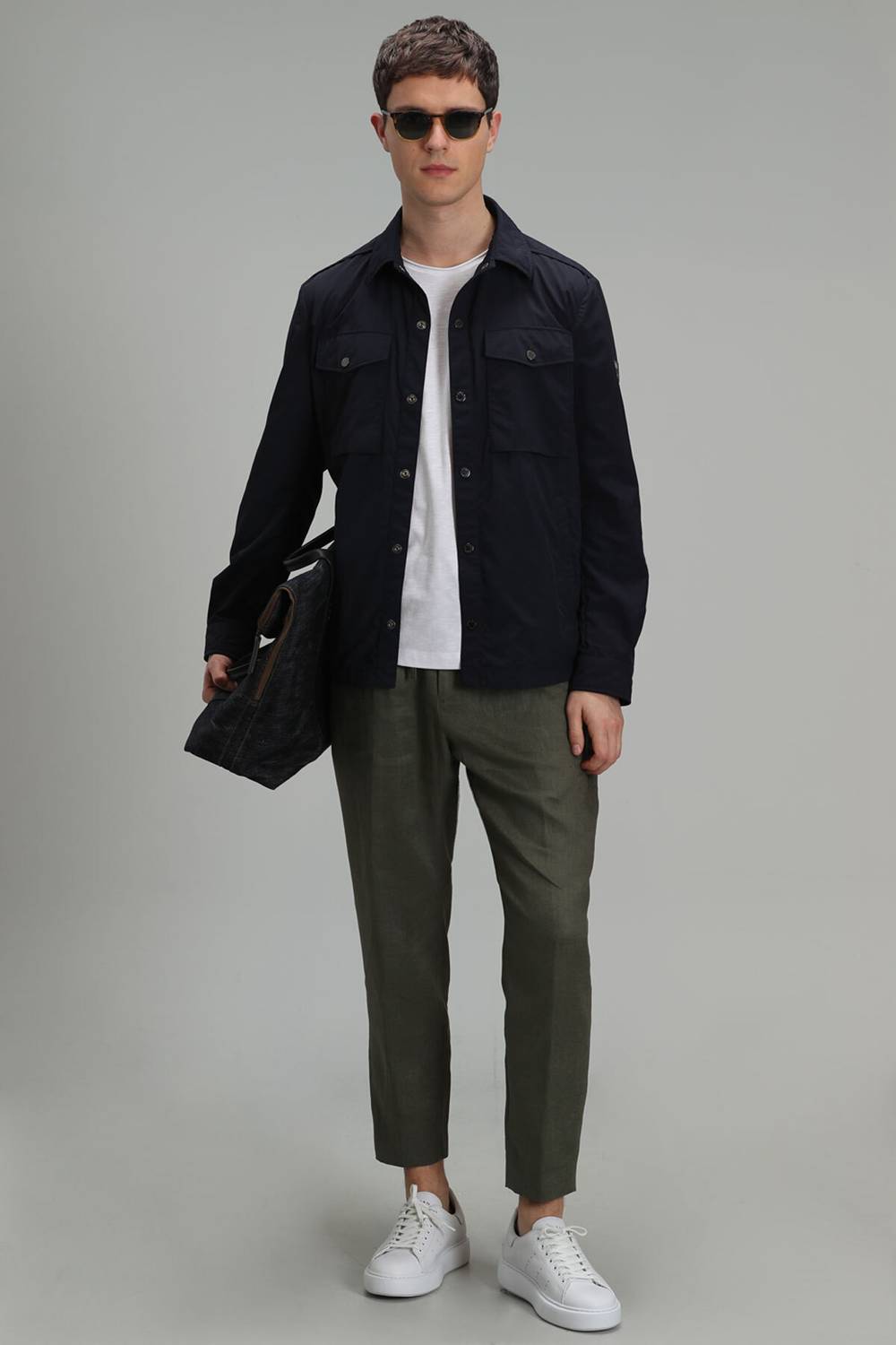 بنطال تشينو للرجال من كارل سبورتس، مصمم باللون الأخضر