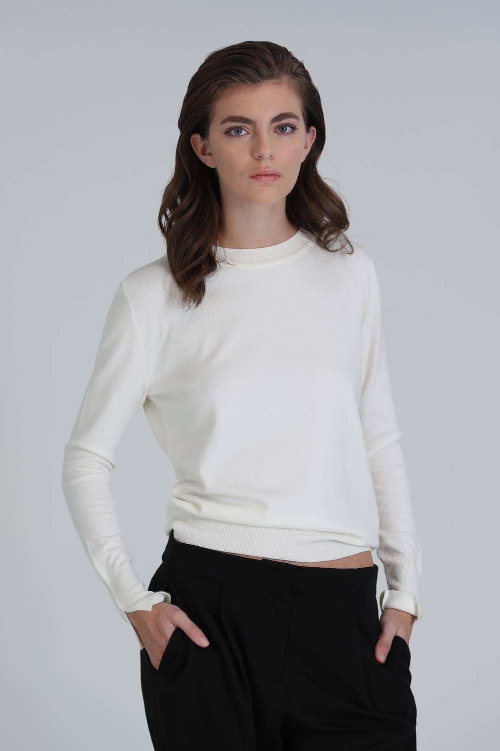 Жіночий светр Bronte кремового кольору, розміри S, M, L, XL, XXL, стильний та комфортний для щоденного носіння