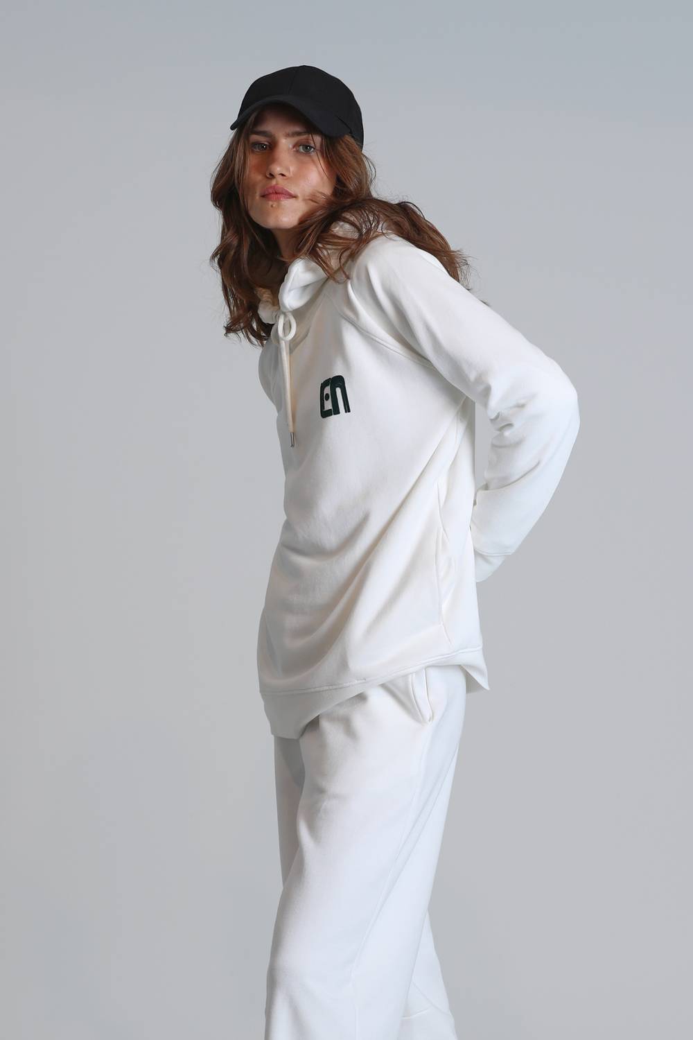 Жіночий в'язаний світшот кремового кольору Sabrına