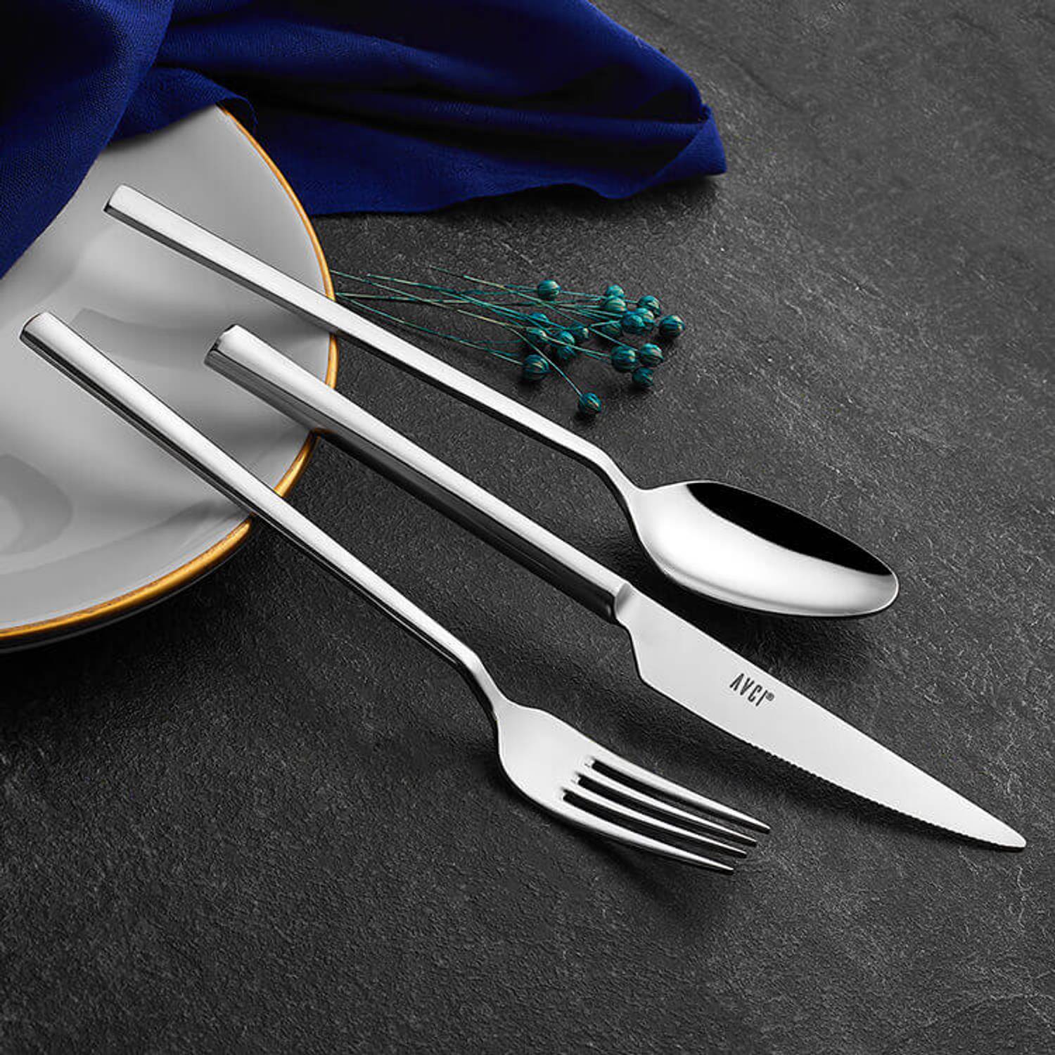 Комплект столових приборів Klas 60 предметів з нержавіючої сталі 18/10 (зі столовими ножами) Сріблястий