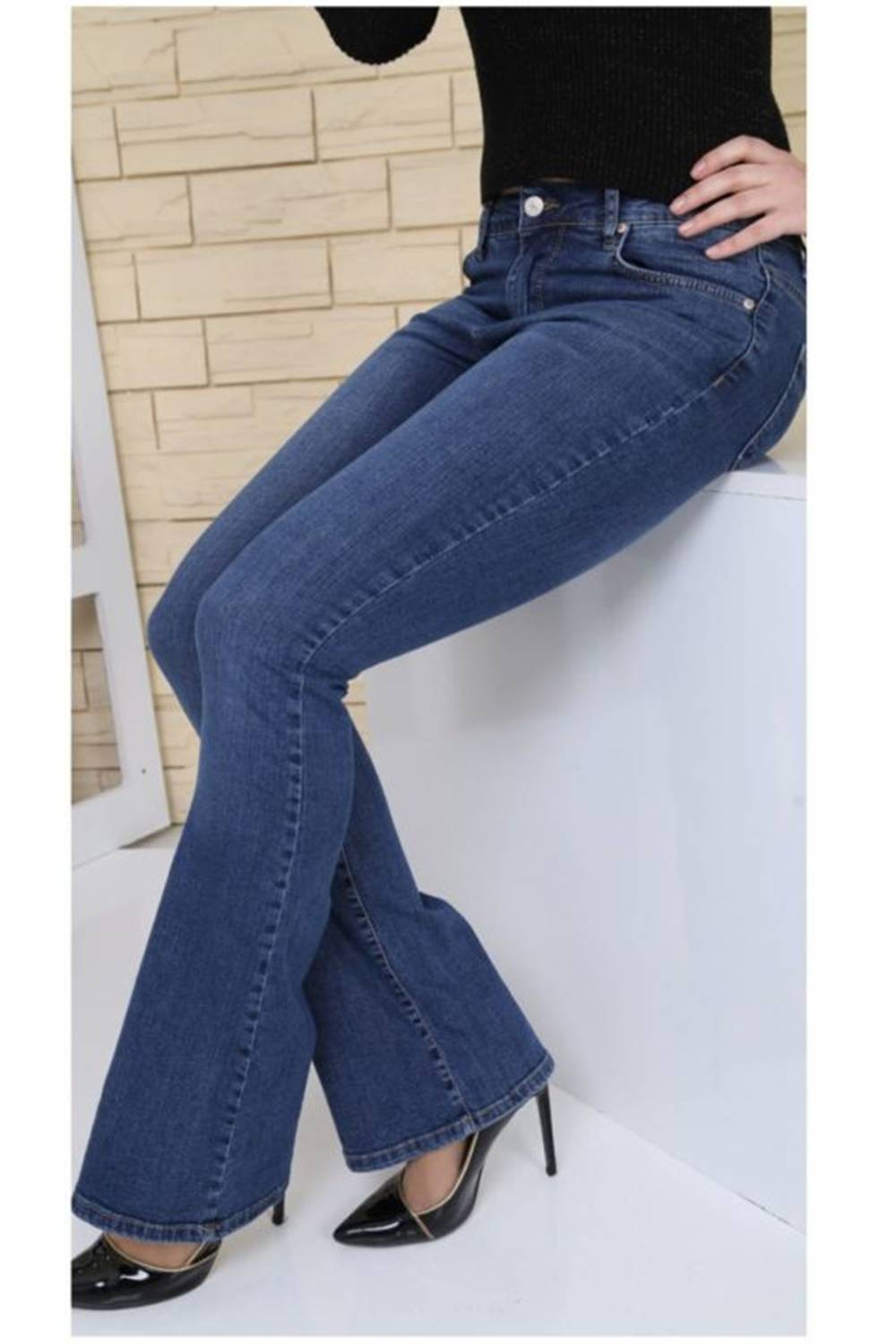 BLUE SPANISH LEG HIGH WAIST JEANS WITH LYCRA