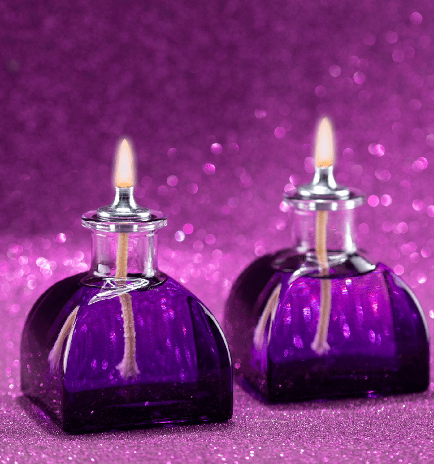 مجموعة شموع بمصباح زيت مزخرف برائحة العنبر من سلسلة دريم مكونة من قطعتين