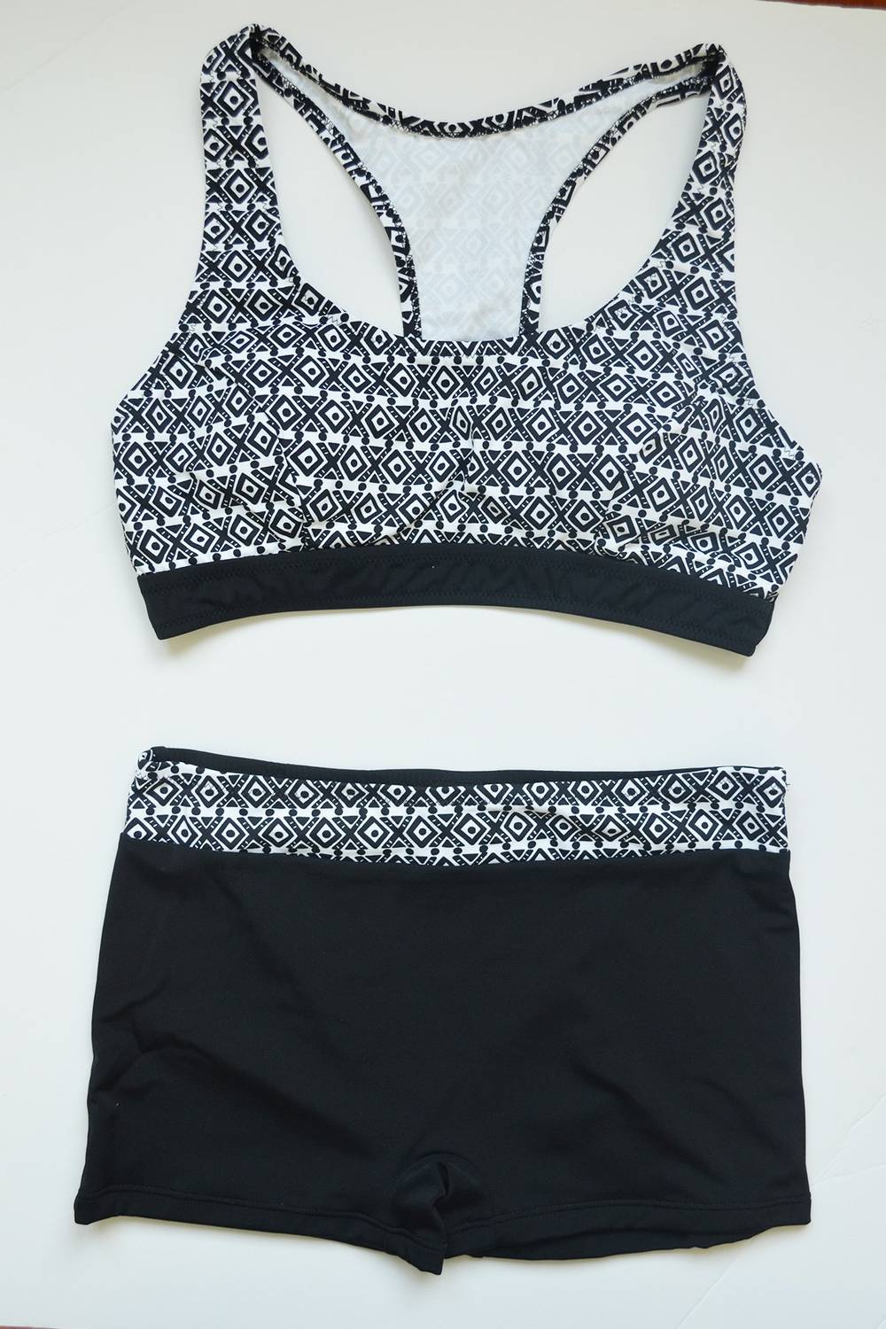 Beria Kadın Siyah Beyaz Desenli Şortlu Bikini Takımı