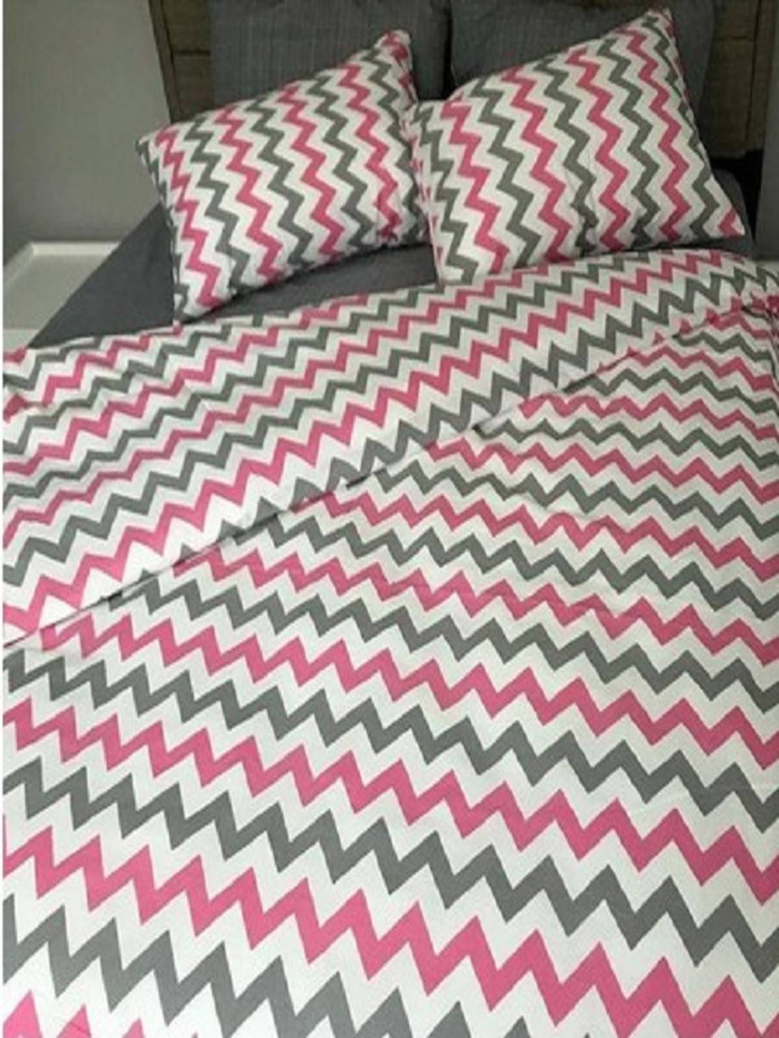 Elastic zigzag patterned king size duvet cover set