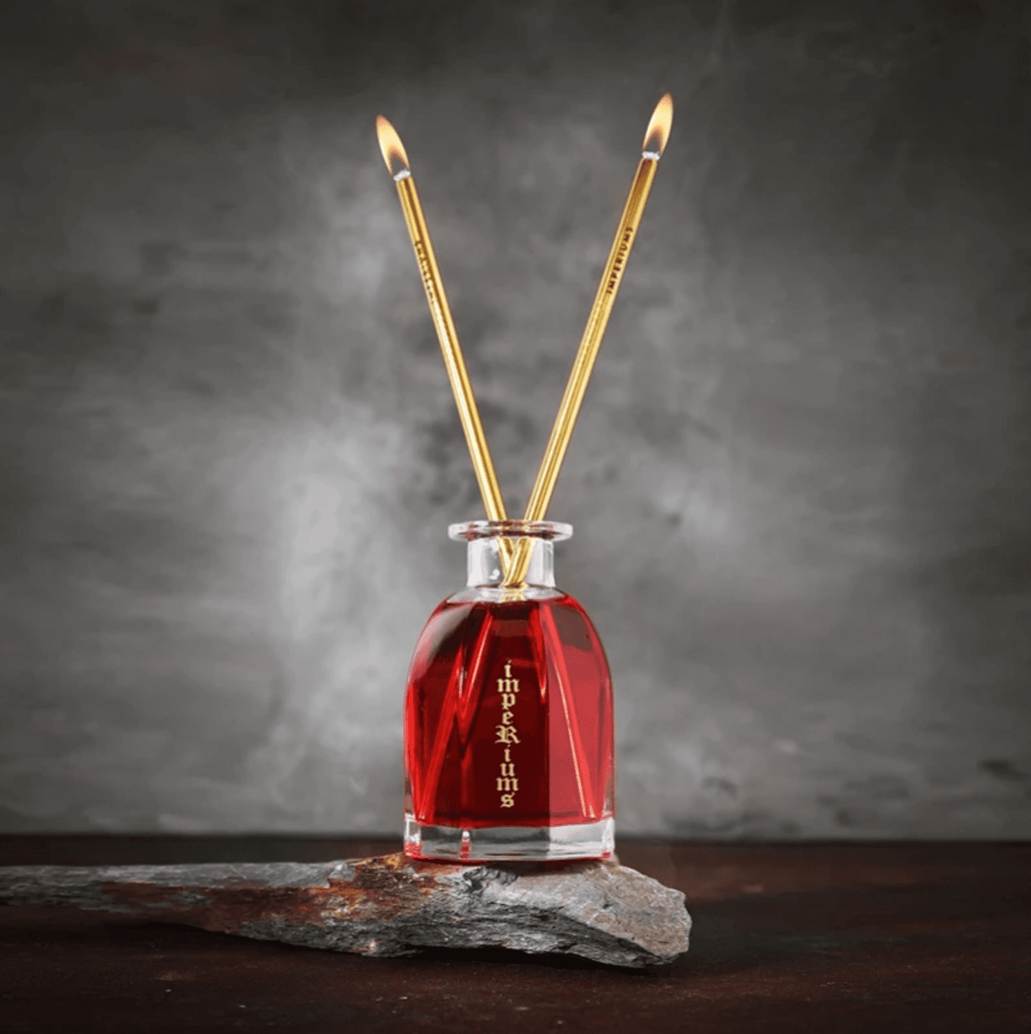 IGNIS Kırmızı Vanilya Kokulu, Gold Çelik Şamdan Mum