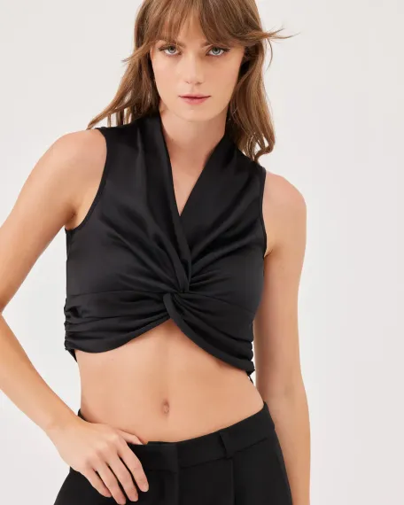 Короткий топ с V-образным вырезом и элегантным драпировкой, идеальный для повседневной и офисной одежды, доступен в черном и розовом цветах - фото 4