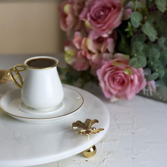 Akayev Mermer Beyaz 30 Cm Altın Ayak Kelebek Yuvarlak Sunum Tabağı - fotoğraf 5