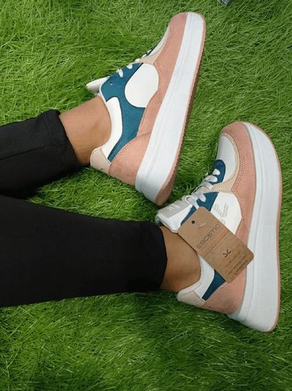 Escetic Beyaz-Pudra Kadın Sneaker Yumuşak Yüksek Taban Bağcıklı Spor Ayakkabı AY0004 - fotoğraf 2