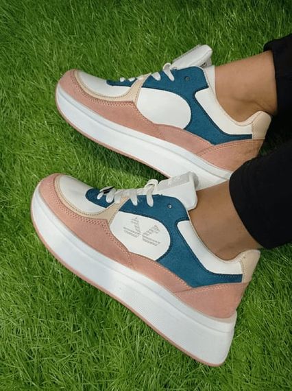 Escetic Beyaz-Pudra Kadın Sneaker Yumuşak Yüksek Taban Bağcıklı Spor Ayakkabı AY0004 - fotoğraf 1