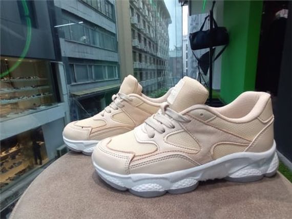 Escetic Beyaz-Bej Kadın Sneaker Yumuşak Yüksek Taban Bağcıklı Spor Ayakkabı AY0005 - fotoğraf 3