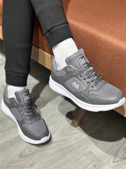 حذاء رياضي صيفي خفيف الوزن للرجال من Escetic باللون الرمادي الداكن طراز Anorak AY0012 - صورة 4