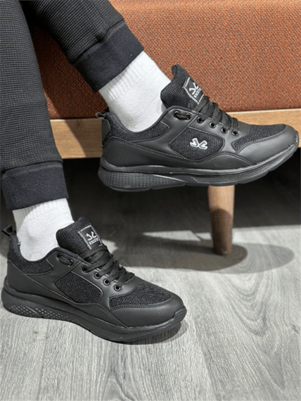 حذاء رياضي رجالي خفيف من إيسكيتك بحالة سوداء، تصميم أنوراك، يضمن راحة المشي مع كفاءة تهوية ومقاومة للتآكل والأحمال - صورة 5