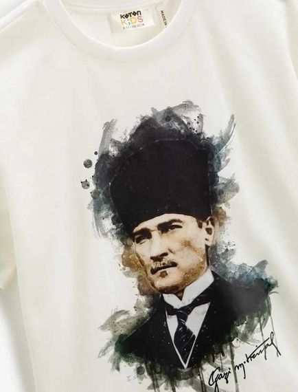 Футболка для мальчиков Koton с принтом Ататюрка, короткий рукав, круглый вырез, 100% хлопок, белая, доступна в размерах 5-12 лет - фото 3