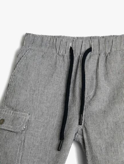 Шорти для хлопчиків Koton з бічними кишенями, стрюпчаті, з зав'язкою на поясі, стильні та комфортні для літа - фото 3