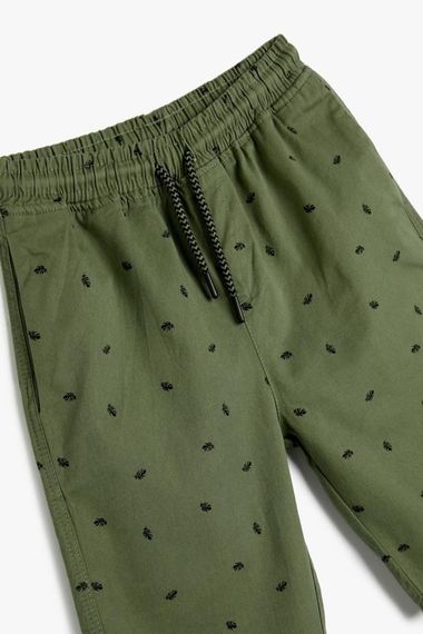 Koton Erkek Çocuk Chino Şort Beli Bağlamalı Cepli Pamuklu Desenli - fotoğraf 3