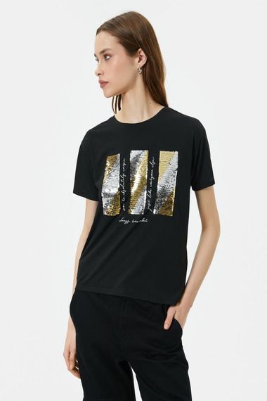 تيشيرت قصير الأكمام بياقة دائرية مزين بالترتر باللون الأسود، مثالي للأيام المزدحمة ومناسب لجميع الإطلالات - صورة 3