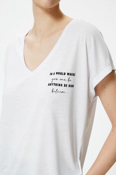 Koton Baskılı Tişört V Yaka Kısa Kollu Viskon Karışımlı - photo 5