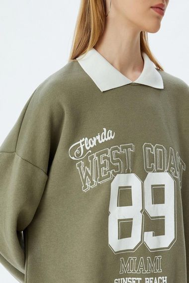 Оверсайз свитшот с поло-воротником и принтом, идеален для встреч с друзьями и спорта, цвет хаки, размеры S, L, M, XL, XS - фото 5