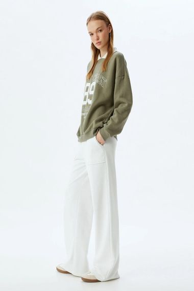 Оверсайз свитшот с поло-воротником и принтом, идеален для встреч с друзьями и спорта, цвет хаки, размеры S, L, M, XL, XS - фото 2