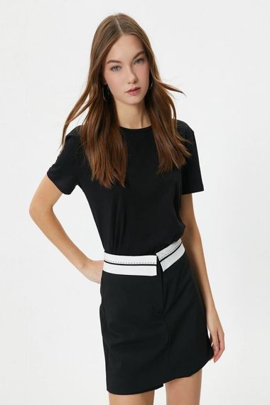 تي شيرت كوتون بيسك بياقة دائرية وأكمام قصيرة من القطن - صورة 1