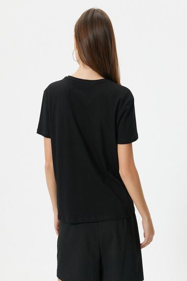 تي شيرت كوتون بيسك بياقة دائرية وأكمام قصيرة من القطن - صورة 4