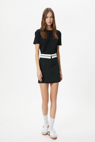 تي شيرت كوتون بيسك بياقة دائرية وأكمام قصيرة من القطن - صورة 2