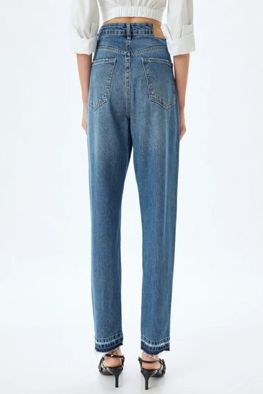 Джинси Mom Fit з нормальною талією, короткими штанинами, 100% бавовна, стильні та комфортні, колір індіго - фото 4