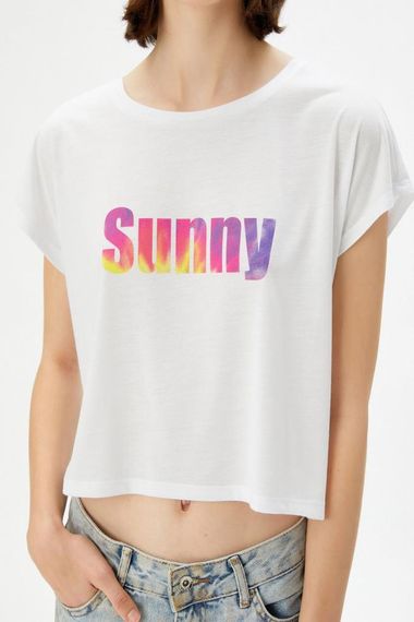 تي شيرت كوتون مطبوع بقلنسوة قصيرة الأكمام بلون أبيض مناسب لجميع الأوقات - صورة 5