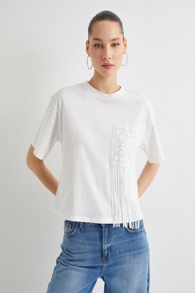 Koton Püsküllü Dantel Detaylı Tişört Kısa Kollu Bisiklet Yaka Pamuklu - fotoğraf 3