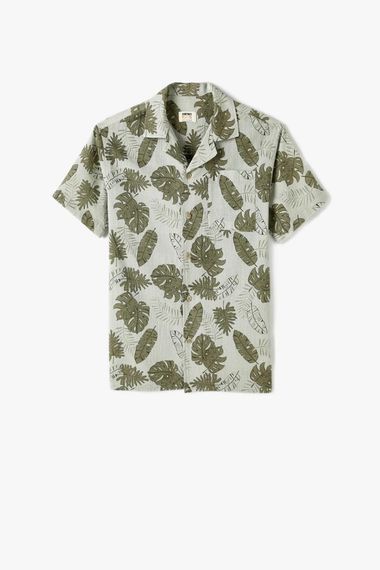 Флоральная хлопковая рубашка с коротким рукавом для мальчиков с карманом и ярким дизайном в зеленом цвете - фото 1