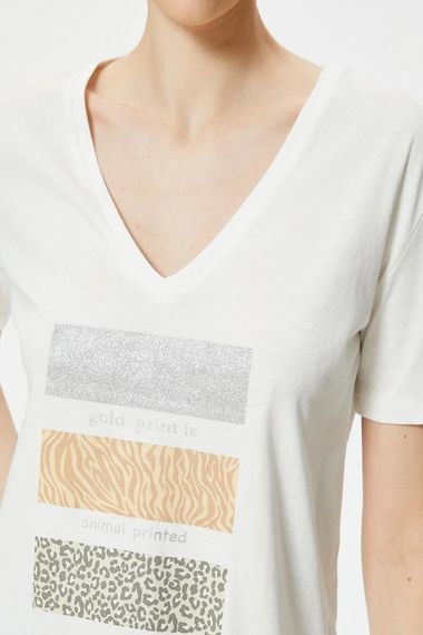 Коротка футболка з V-подібним вирізом, з принтом, виготовлена з 100% бавовни, білого кольору, доступна в розмірах S і L - фото 5