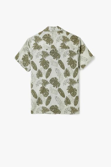 Флоральная хлопковая рубашка с коротким рукавом для мальчиков с карманом и ярким дизайном в зеленом цвете - фото 2