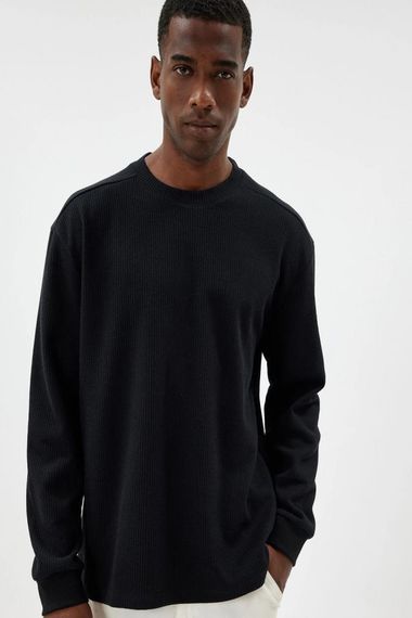 Оверсайз свитер Koton с воротом-лодочкой, текстурой, швами и составом из хлопка, идеален для любого образа - фото 1