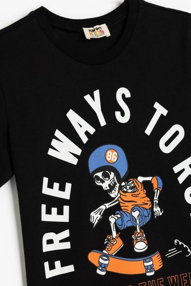 Koton Erkek Çocuk Kısa Kollu Bisiklet Yaka Kaykay Baskılı Tişört - fotoğraf 3