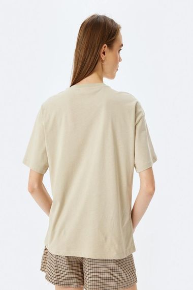 Koton Koala İşlemeli Kısa Kollu Bisiklet Yaka Oversize Tişört - fotoğraf 4