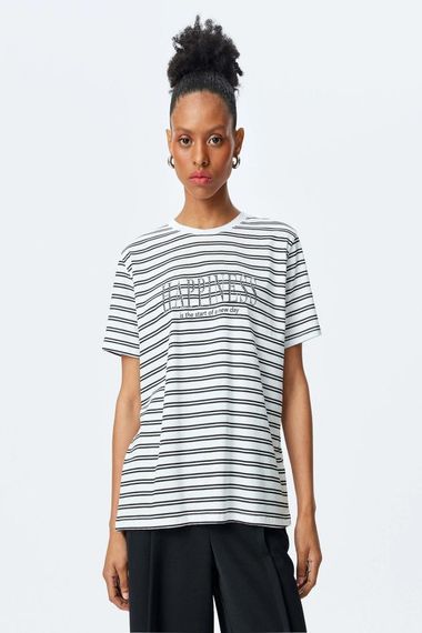 Koton Pamuklu Bisiklet Yaka Kısa Kollu Baskılı Taşlı Çizgili Tişört - photo 3