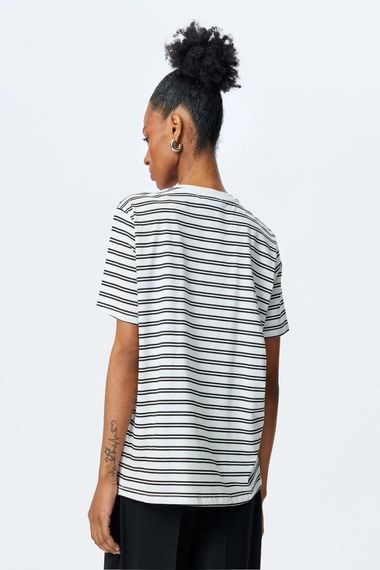 Koton Pamuklu Bisiklet Yaka Kısa Kollu Baskılı Taşlı Çizgili Tişört - photo 4