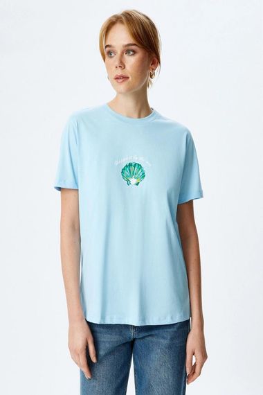 Koton Pamuklu Kısa Kollu Bisiklet Yaka Deniz Kabuğu Baskılı Tişört - fotoğraf 3